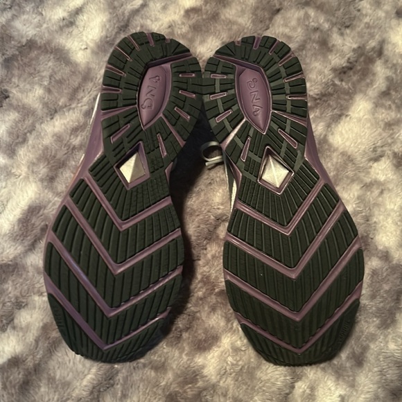 EUC - Brooks Ricochet 2 Womens Sneaker Running Shoes - Grey/Cantaloupe/Grape - Picture 7 of 8